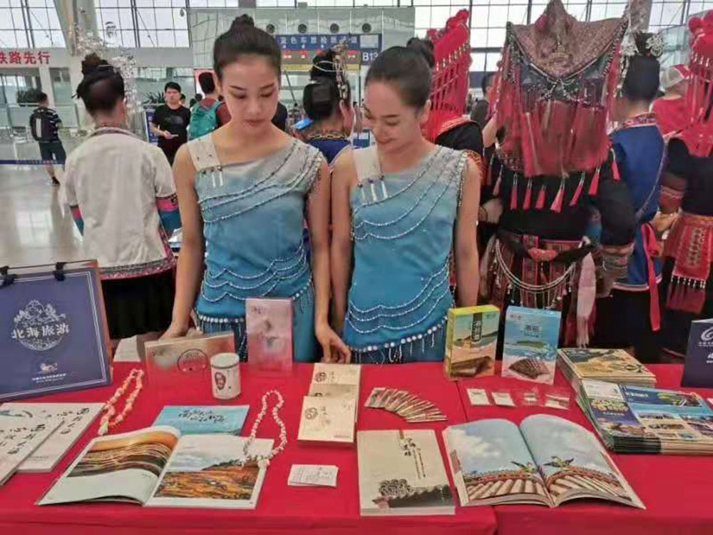 搭乘首發(fā)高鐵，海真珠珍珠粉抵達(dá)東方明珠